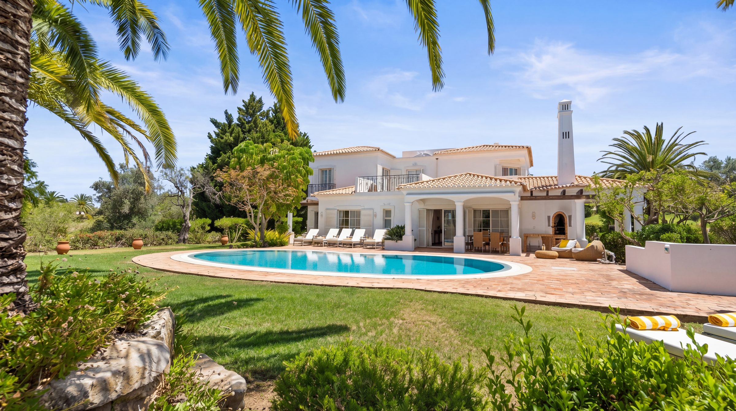 Villa pool overlooking the Algarve coast